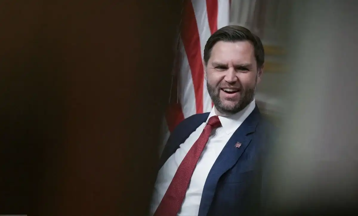 އީރާން ނިކަމެތި ކުރުމަށް، ހަނގުރާމަ ދިގު ދަންމާލަން ޖެހޭ: އެމެރިކާގެ ނައިބު ރައީސް ވޭންސް