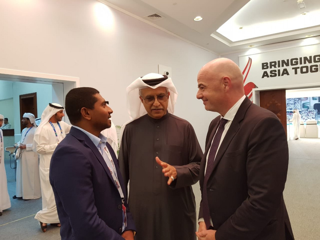 ފީފާގެ ރައީސް އިންފަންޓީނޯއާއެކު މިނިސްޓަރު މަޚްލޫފް