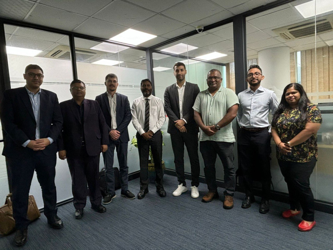 ކުޅިވަރު ވަޒީރު ރާފިޢުއާ ބައްދަލު ކުރެއްވުމަށްފަހު ފީފާ ވަފުދުގެ ބޭފުޅުން އަދި އެފްއޭއެމް ނޯމަލައިޒިން ކޮމެޓީގެ ބައެއް ބޭފުޅުން