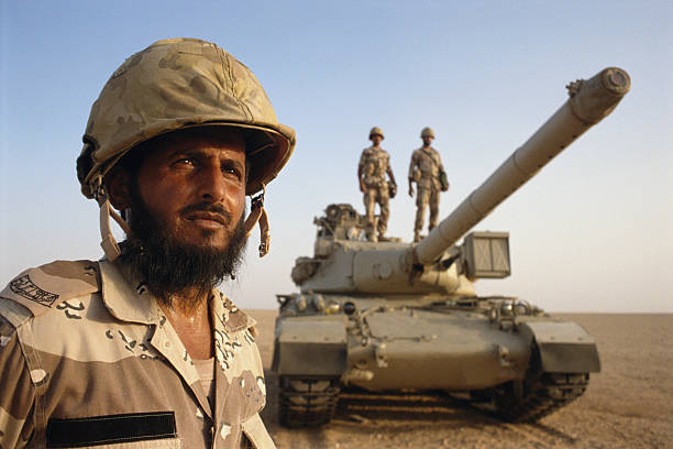 1990 ގައި، ގަލްފް ހަނގުރާމައިގެ ދުވަސްވަރު ސައުދީ ސިފައިން ކުވެއިތާ އެކު ހެދި އަސްކަރީ ތަމްރީނެއްގެ ތެރެއިން