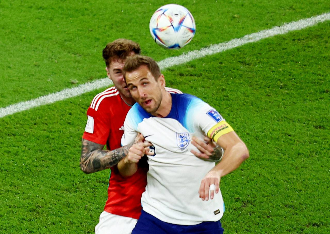 ވޭލްސް އަދި އިންގްލެންޑް ކުޅުނު މެޗުގެ ތެރެއިން - ފޮޓޯ: ރޮއިޓާސް 