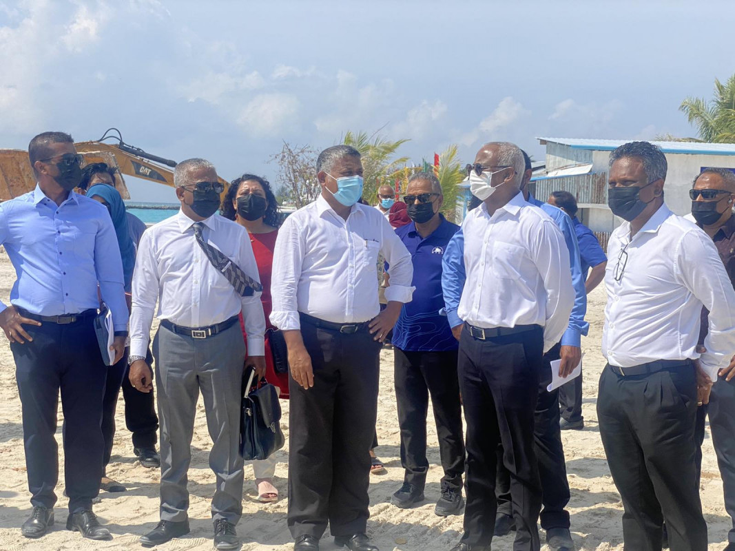 ހިންނަވަރު ހާބަރު މަސައްކަތް ކުރިޔަށް ދާ ގޮތް ރައީސް ބައްލަވާލެއްވުން - މަސައްކަތް ކުރިއަށްދާ ގޮތް ރައީސް ވަނީ އޮޅުންފިލުއްވާފައި - ފޮޓޯ: ސިމާހާ ނަސީމް