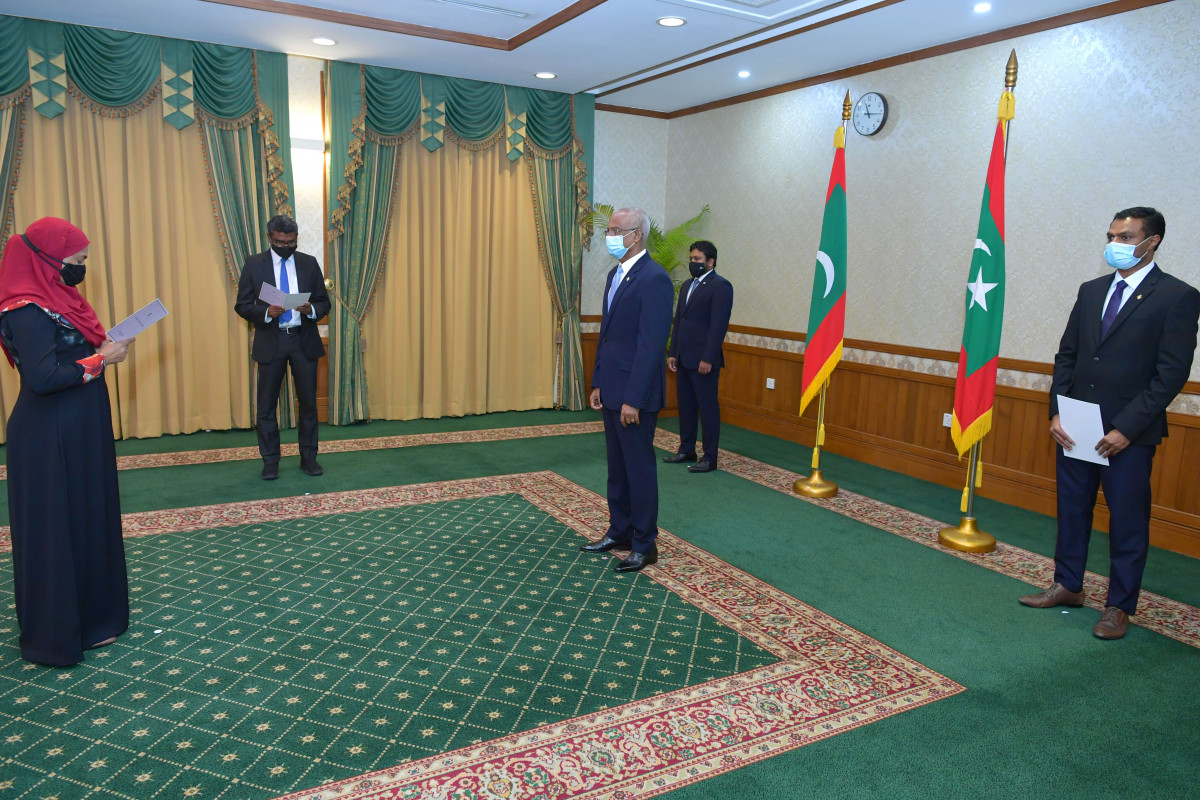 ރައީސުލްޖުމްހޫރިއްޔާ، ވަޒީފާބެހޭ ޓްރައިބިއުނަލްގެ ފުލްޓައިމް މެންބަރުކަމަށް ބޭފުޅަކު ޢައްޔަން ކުރެއްވުން - ފޮޓޯ: ރައީސް އޮފީސް