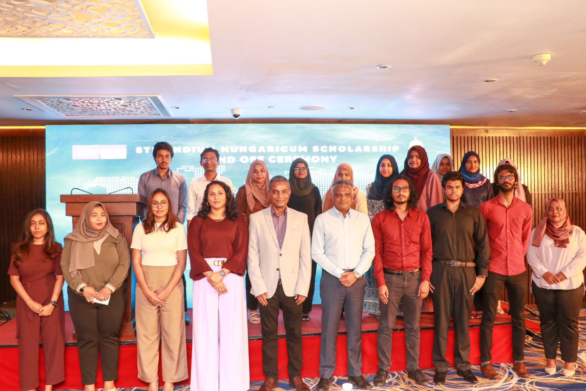 ހަންގޭރީއަށް ކިޔަވަންދާ ދަރިވަރުންނާ ހަޔަރ އެޑިޔުކޭޝަން މިނިސްޓަރު ބައްދަލުކުރައްވަނީ