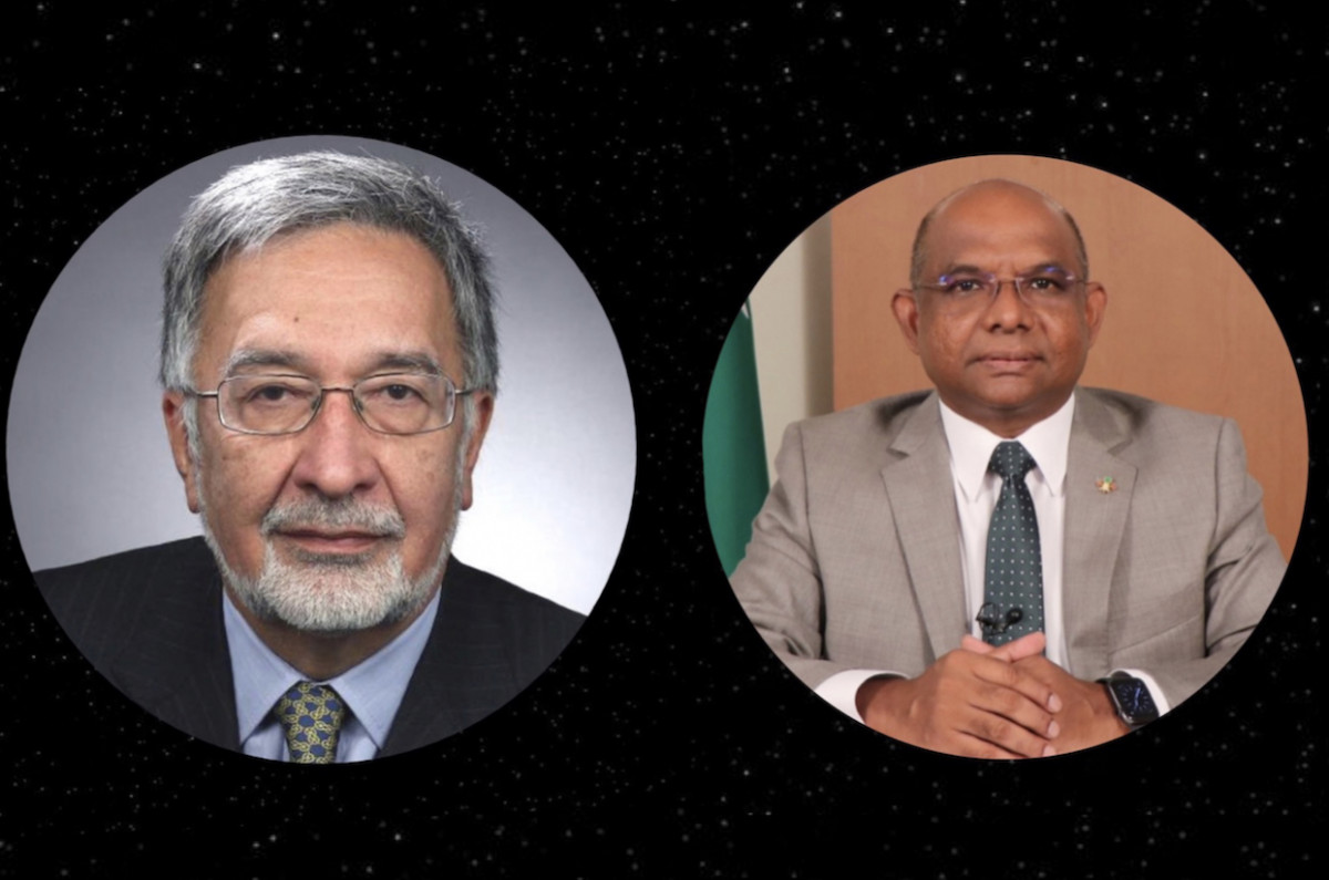 Foreign Minister Abdulla Shahid (R) is running against Afghanistan's Zalmai Rassoul (L)