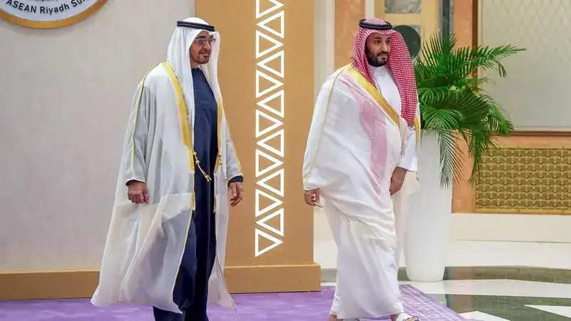 ޖީސީސީގެ ޤައުމުތަކާ ދެކޮޅަށް އީރާން އިން ދޭ ހަމަލާތަކާ ގުޅިގެން، ސައުދީގެ ވަލީ އަހުދާއި ޔޫއޭއީގެ ރައީސް އިންޒާރެއް ދެއްވައިފި