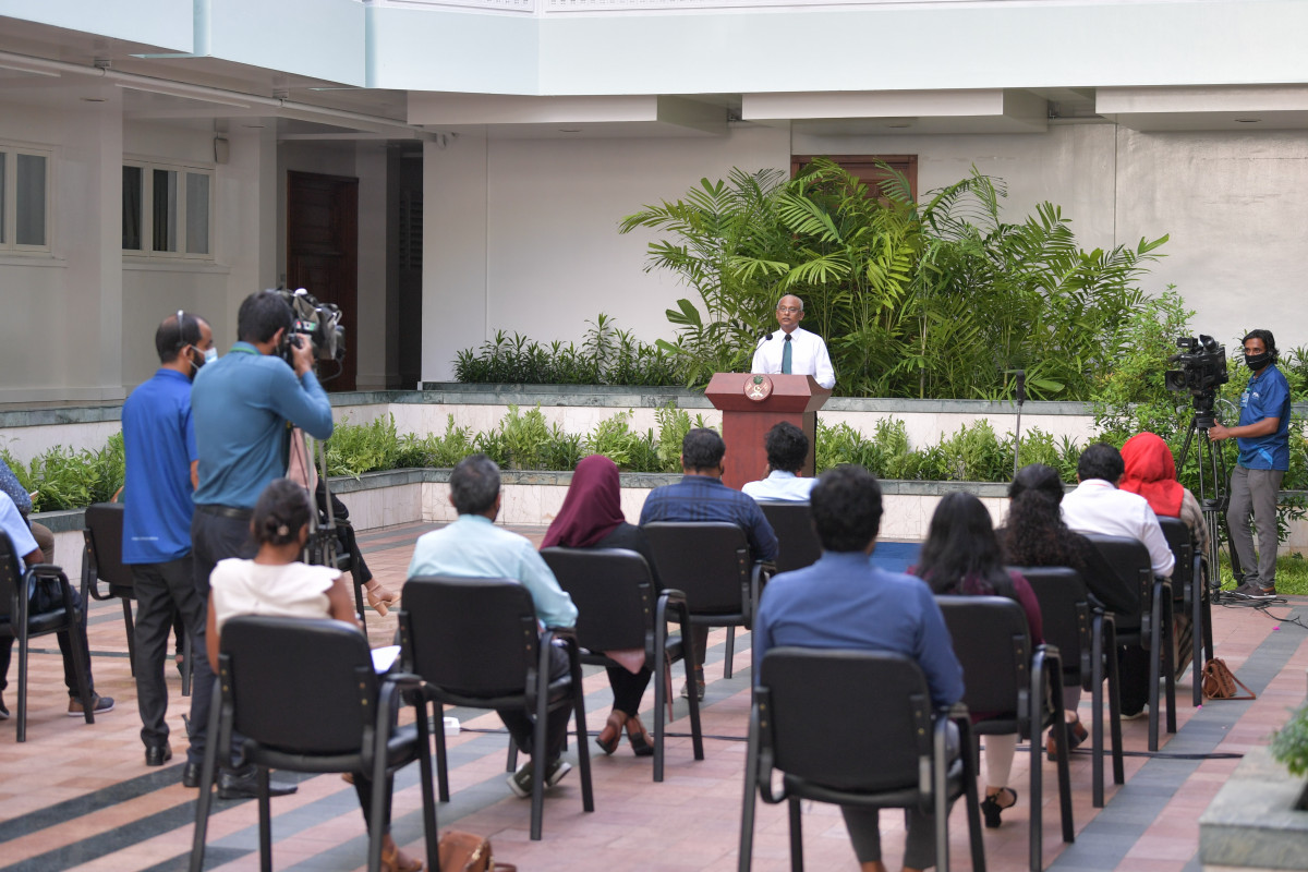 ރައީސުލްޖުމްހޫރިއްޔާ ބޭއްވެވި ނޫސްވެރިންގެ ބައްދަލުވުމުގެ ތެރެއިން -- ފޮޓޯ: ރައީސް އޮފީސް