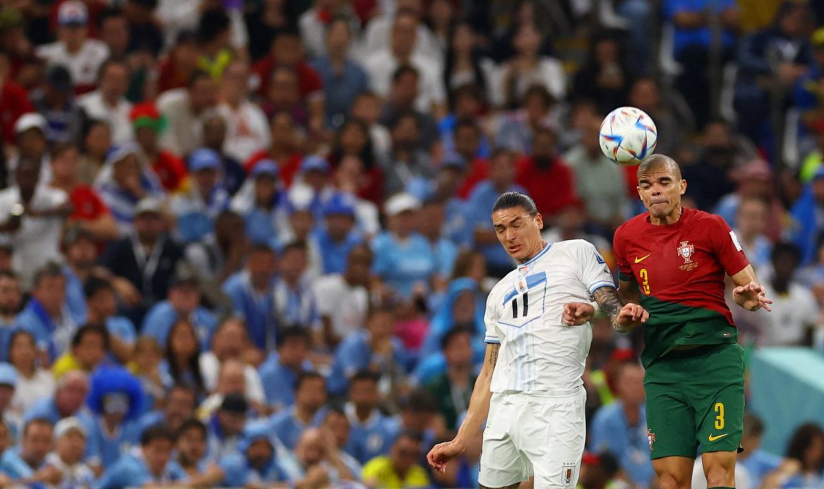 އުރުގުއޭ އަދި ޕޯޗުގަލް ކުޅުނު މެޗުގެ ތެރެއިން - ފޮޓޯ: ރޮއިޓާސް 