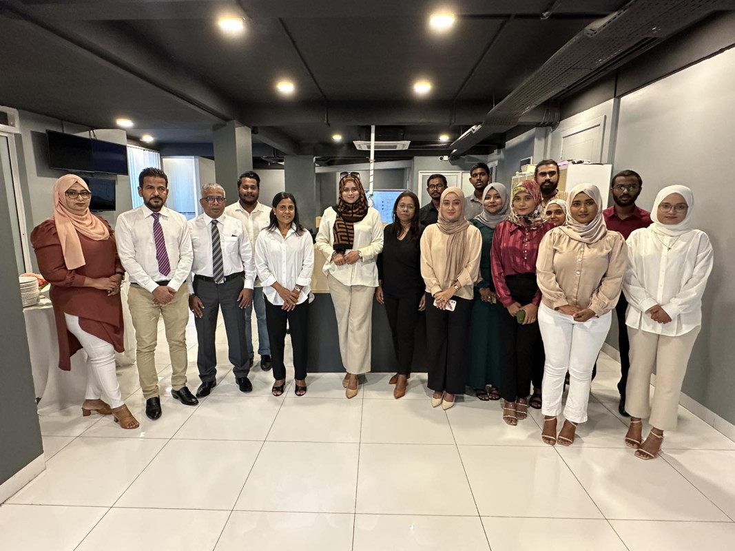 ރައީސުލްޖުމްހޫރިއްޔާގެ އަނބިކަނބަލުން ފަޒްނާ ރާއްޖެޓީވީއަށް ޒިޔާރަތްކުރެއްވުން - ފޮޓޯ: ރައީސް އޮފީސް 