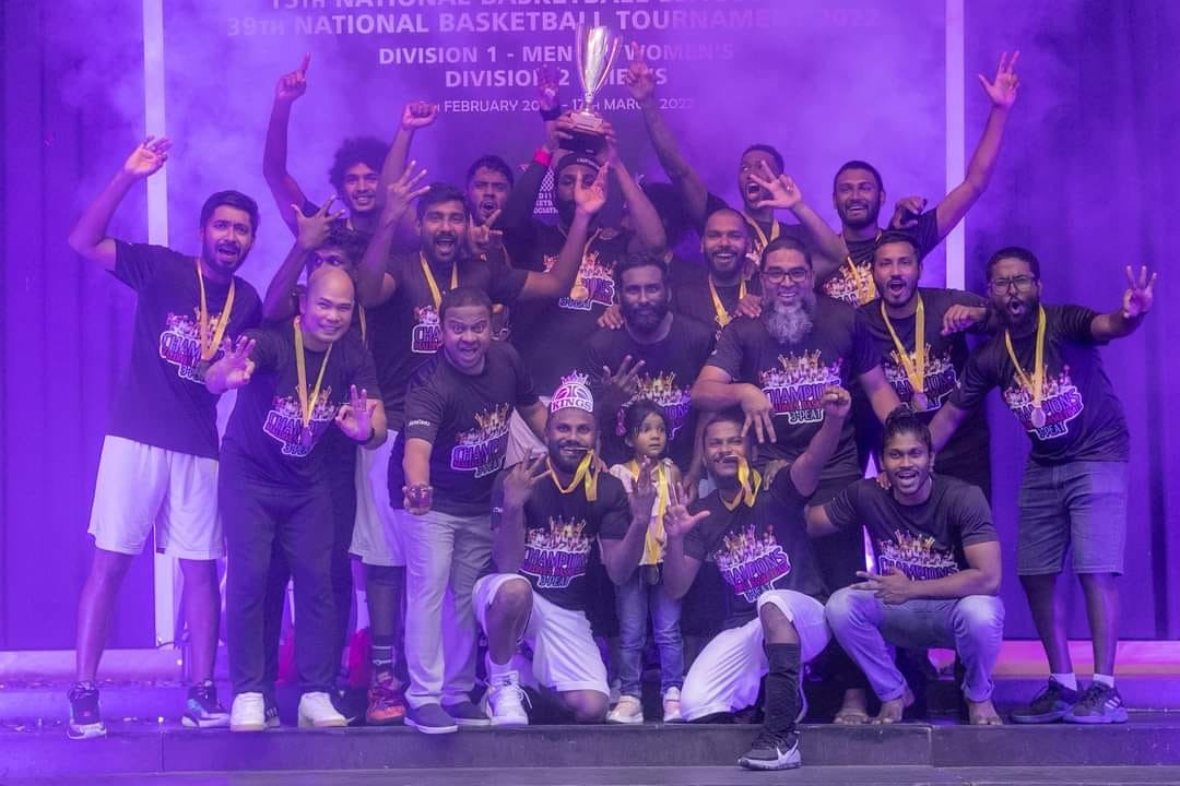 ިކިންގްސް ކުޅުންތެރިން ތަށްޓާއެކު