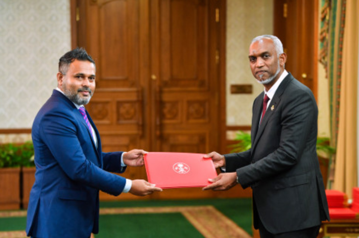 މަސްވެރިކަމާ ބެހޭ ވުޒާރާގެ ވަޒީރު އަޙްމަދު ޝިޔާމް