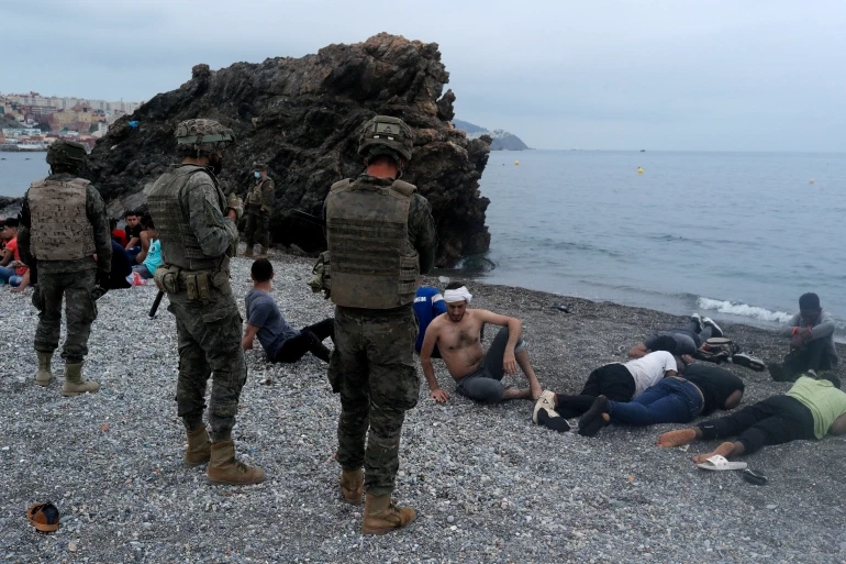 ސްޕެއިނަށް ފަތާފައި 6000ށްވުރެ ގިނަ މީހުން އެރި