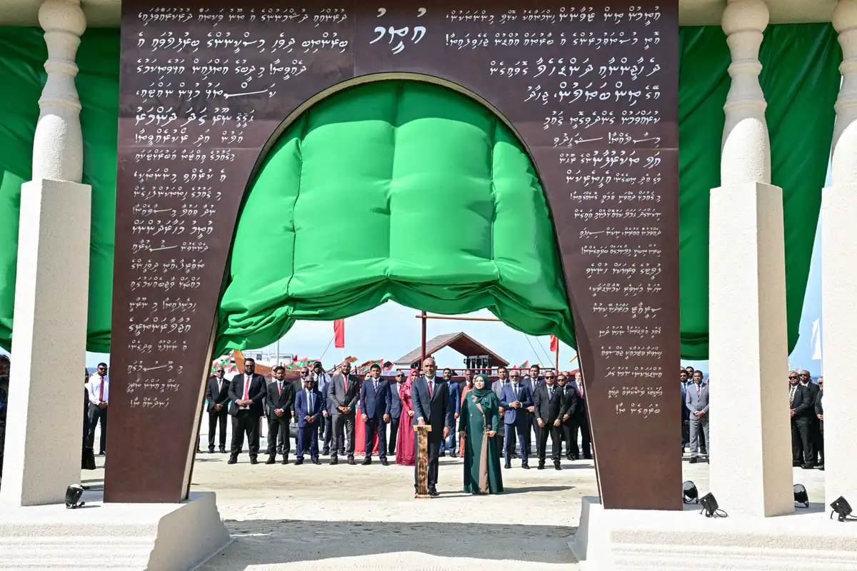 ހއ. އުތީމުގައި ތަރައްގީކޮށްފައިވާ "ބޮޑުތަކުރުފާނުގެ ހަނދާނީ ދޮރޯށި" ރައީސުލްޖުމްހޫރިއްޔާ ހުޅުއްވައިދެއްވަނީ