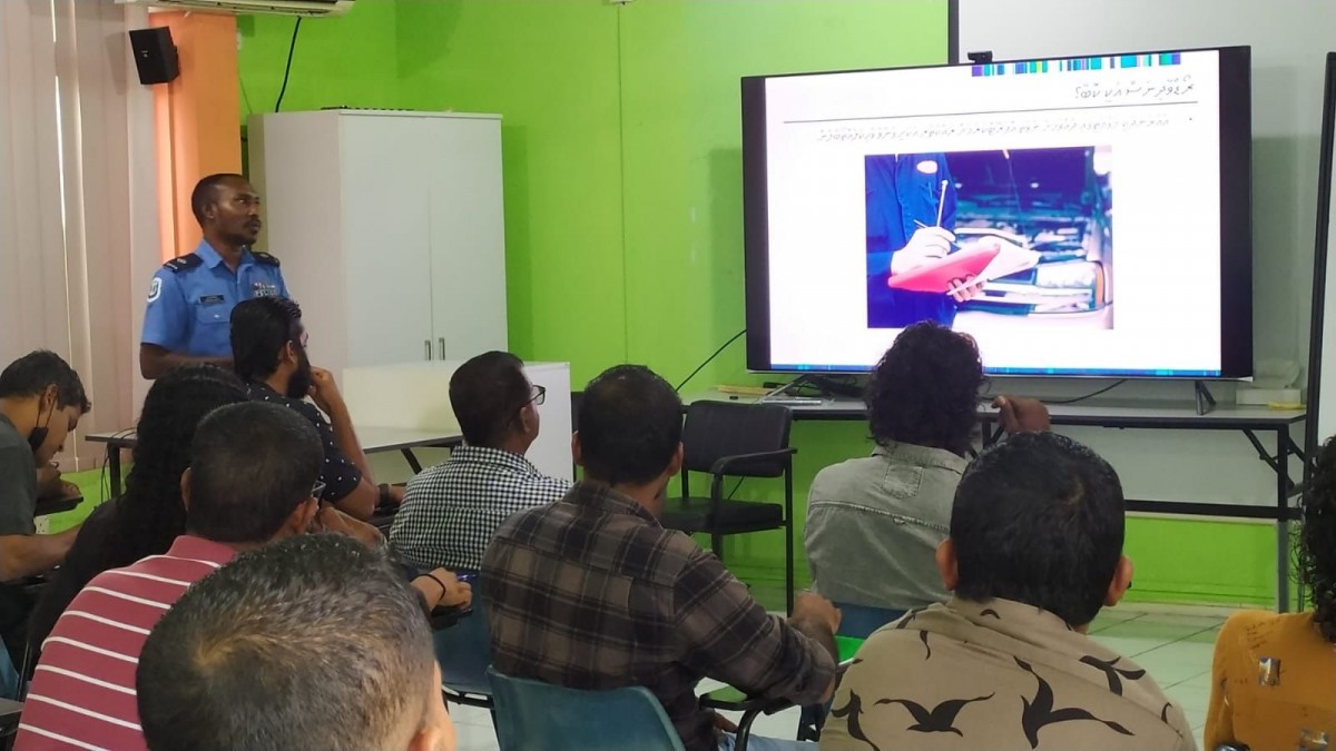 ޓެކްސީ ޑްރައިވަރުން ތަމްރީން ކުރުމުގެ ޕްރޮގްރާމް