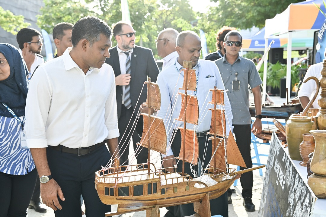 ނައިބު ރައީސް ފައިސަލް، "އަހަރުމެންނާއެކު" އެކްސްޕޯގެ ވަކިވަކި ސްޓޯލްތަކަށް ޒިޔާރަތްކުރައްވަނީ - ފޮޓޯ: ރައީސް އޮފީސް