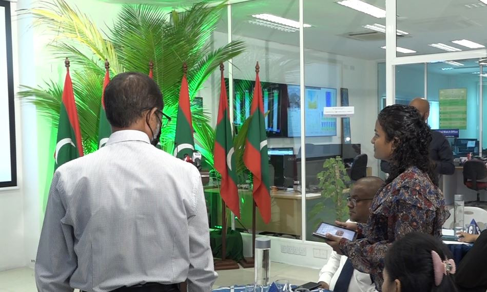 މި ޚިދުމަތްތައް ލޯންޗުކޮށްދެއްވީ އެންވަޔަރަމެންޓް މިނިސްޓަރު އައިމިނަތު ޝައުނާ