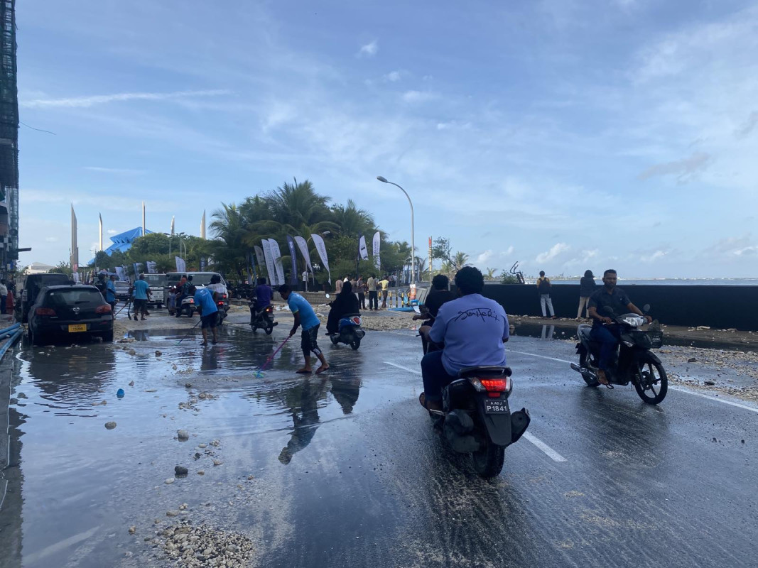 މާލޭ ބޮޑުތަކުރުފާނު މަގަށް އުދަ އަރާފައި