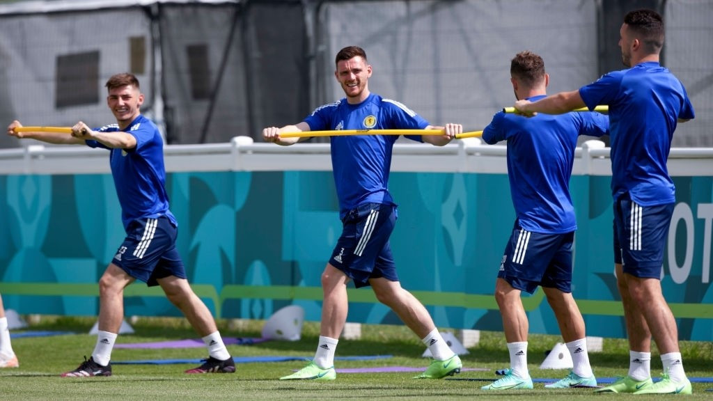 ޗެކް ރިޕަބްލިކް މެޗުގެ ކުރިން ސްކޮޓްލެންޑުން ކުރިއަށްގެންދިޔަ ތަމްރީނުތަކުގެ ތެރެއިން