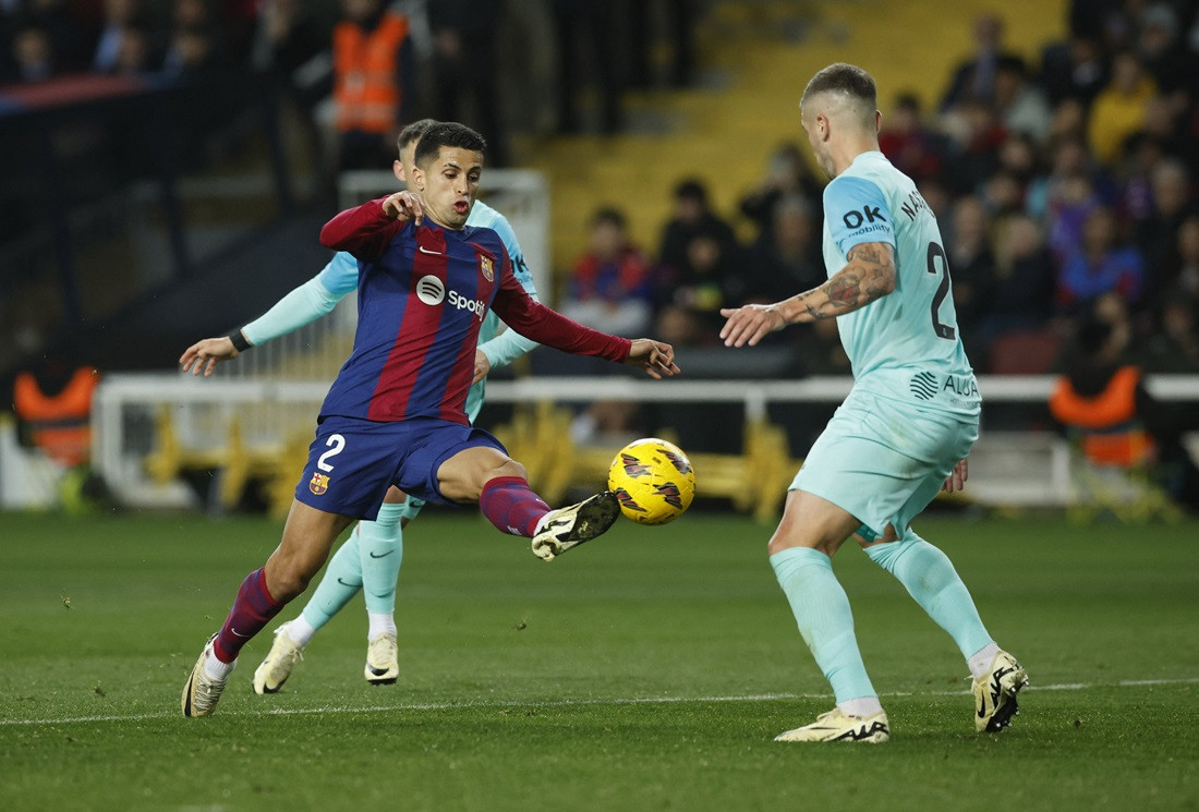 ބާސެލޯނާ އަށް ކުޅެމުން އަންނަ ކަންސޭލޯ