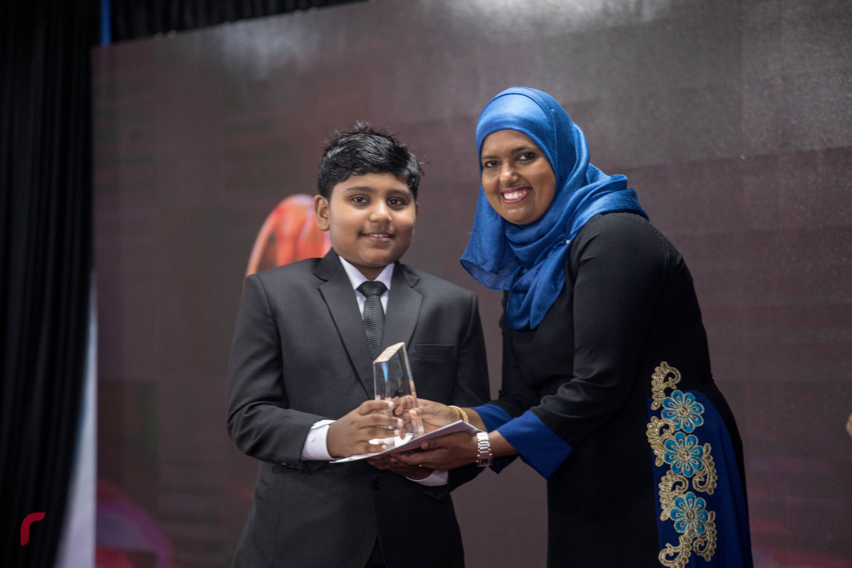 8 ޖުލައި 2019 --ރިވެލި އެވޯޑު ދިނުމަށް ބޭއްވި ހަފްލާގެ ތެރެއިން. .- ފޮޓޯ: ޝުއައިބް މުހައްމަދު