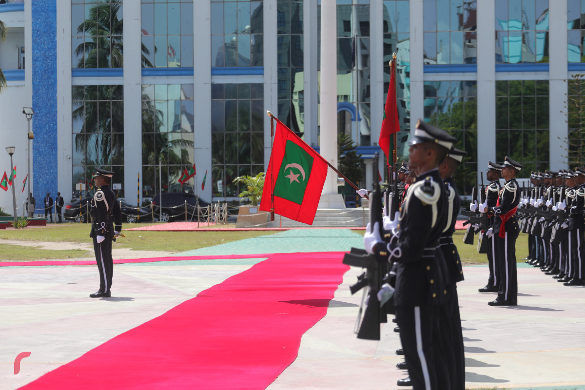 2 ސެޕްޓެމްބަރ 2019 --ބޮޑުވަޒީރު ރަނިލް ރަނިލް ވިކްރަމަސިންހަ އަށް މަރުހަބާ ދެންނެވުމުގެ ހަރަކާތްތައް ރަސްމީ ފާލަމުން-- ފޮޓޯ: ޝުއައިބް މުހައްމަދު