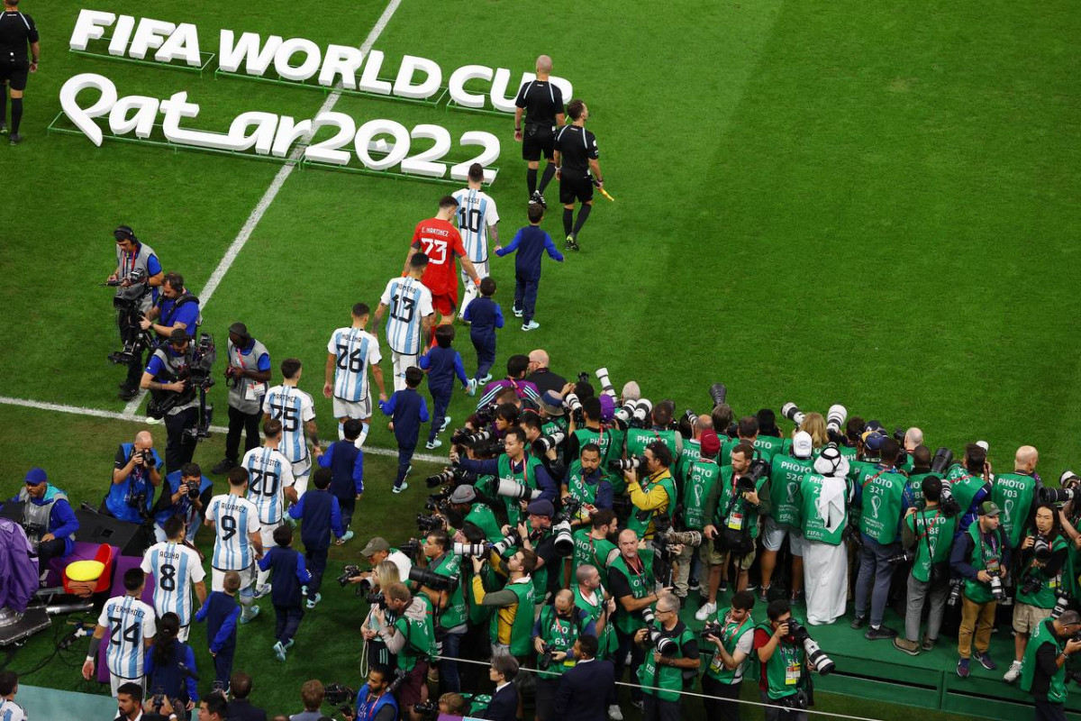 އާޖެންޓީނާ އަދި ނެދަލެންޑްސް ކުޅުނު މެޗުގެ ތެރެއިން - ފޮޓޯ: ރޮއިޓާސް