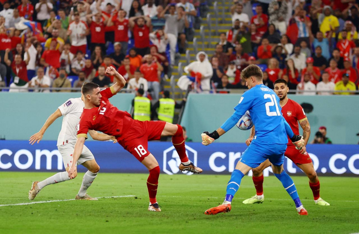 ސްވިޓްޒަލަންޑް އަދި ސަރބިއާ ކުޅުނު މެޗުގެ ތެރެއިން - ފޮޓޯ: ރޮއިޓާސް