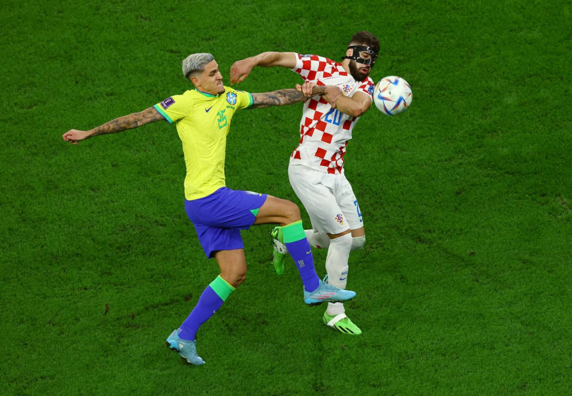 ބްރެޒިލް އަދި ކްރޮއޭޝިއާ ކުޅުނު މެޗުގެ ތެރެއިން - ފޮޓޯ: ރޮއިޓާސް