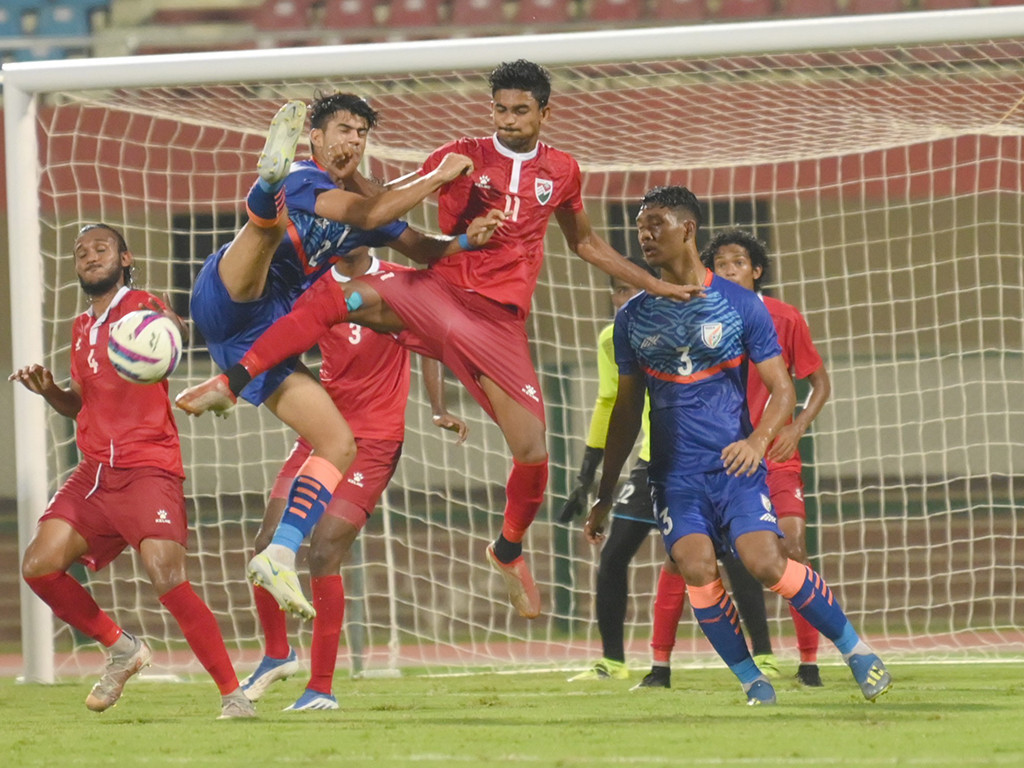 ސާފް ޗެމްޕިއަންޝިޕްގައި ޒުވާން ޓީމް އިންޑިޔާއާ ވާދަކުރަނީ: ފޮޓޯ-ސާފް