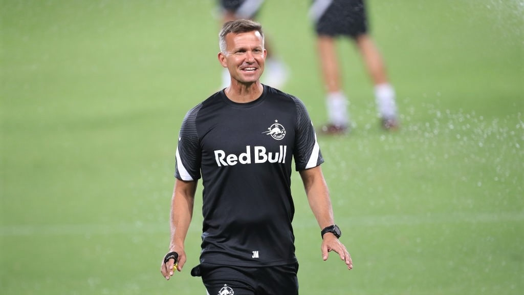 އާރްބީ ސާލްޒްބާގުގެ ކޯޗު ޖެސޭ މާޝް