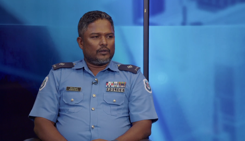 ފަސްކާފު ޕްރޮގްރާމްގައި ސަބް އިންސްޕެކްޓަރ އޮފް ޕޮލިސް ހުސެއިން އަސްލަހް ވާހަކަދައްކަވަނީ