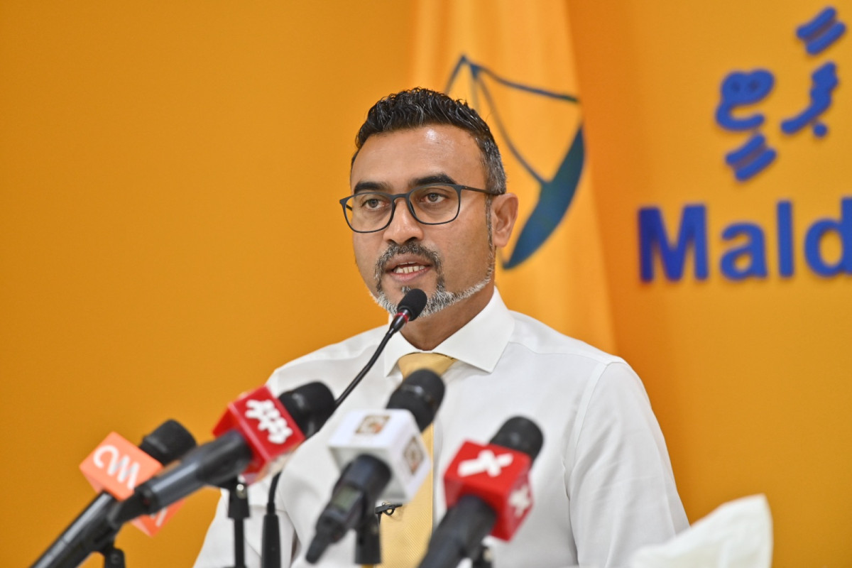 ހުދުމުހުތާރު ވެރިކަމެއް ހިންގުމަށް ރައްޔިތުން ނިކަމެތިކުރާނަމަ އެކަމާ ދެކޮޅަށް ރައްޔިތުން ނުކުންނާނެ: މެންބަރު ނާޒިލް