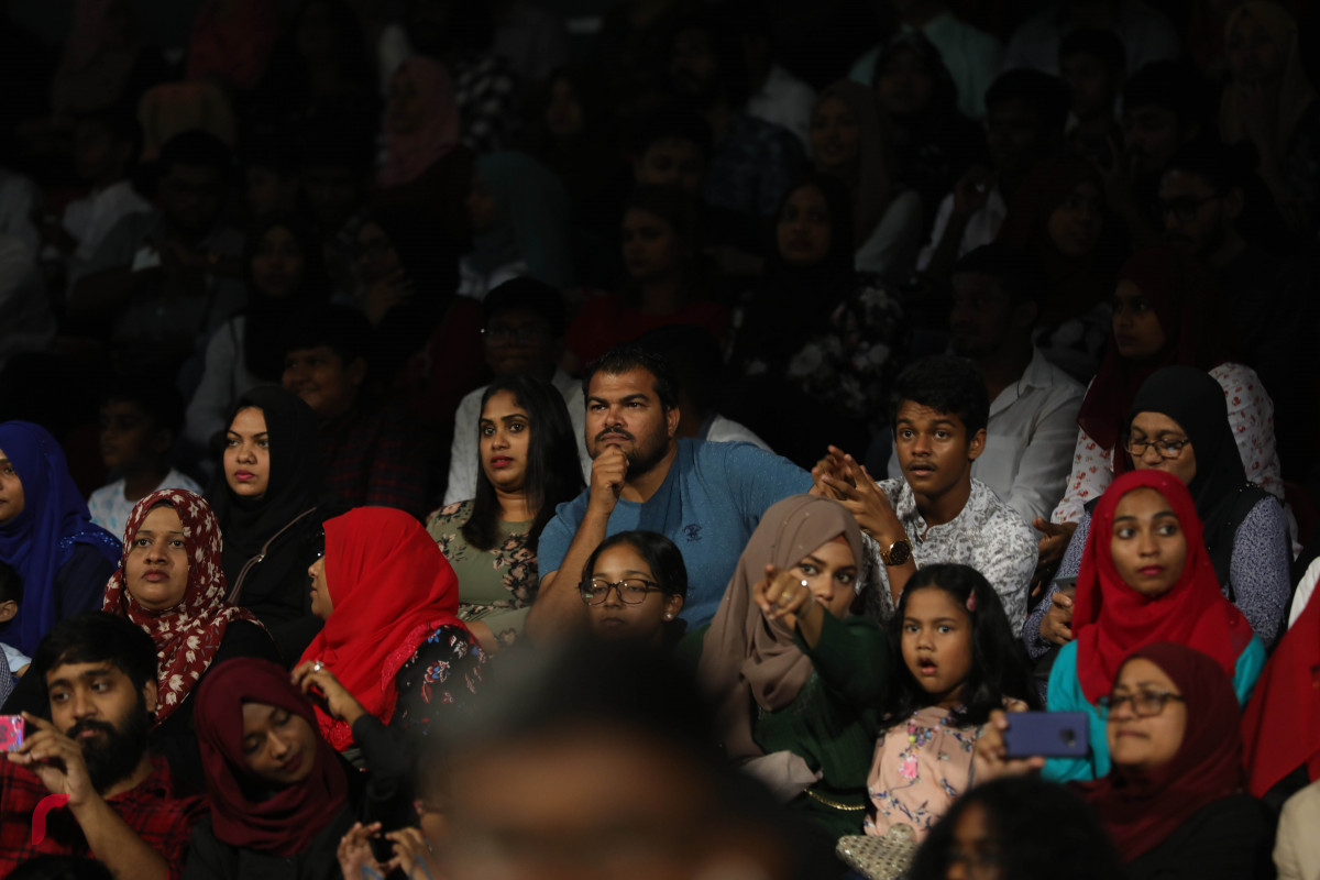 26 ޖުލައި 2019 --މިނިވަން ދުވަހުގެ ރަސްމީ ޕެރޭޑުގެ ހަރަކާތްތައް، ގަލޮޅު ދަނޑުގައި ބޭއްވި ޕެރޭޑް ޝަރަފްވެރި ކޮށްދެއްވީ ރައީސުލް ޖުމްހޫރިއްޔާ އިބްރާހިމް މުހައްމަދު ސޯލިހް-- ފޮޓޯ: ޝުއައިބް މުހައްމަދު