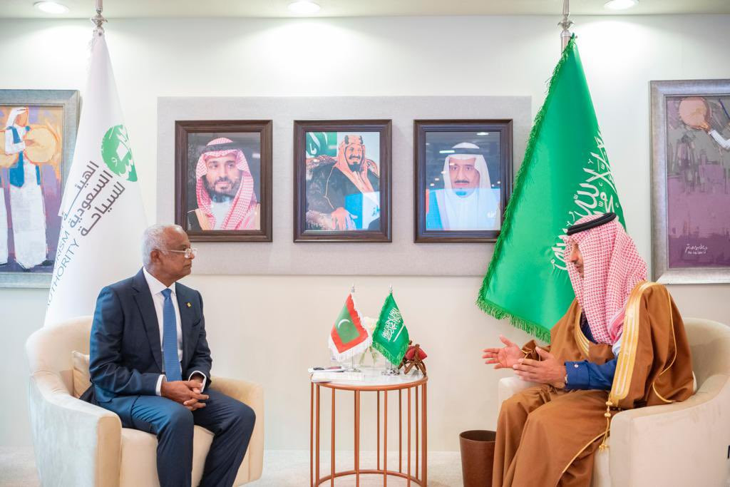 ރައީސުލްޖުމްހޫރިއްޔާ ސައުދީގެ ޓޫރިޒަމް މިނިސްޓަރާ ބައްދަލުކުރެއްވުން