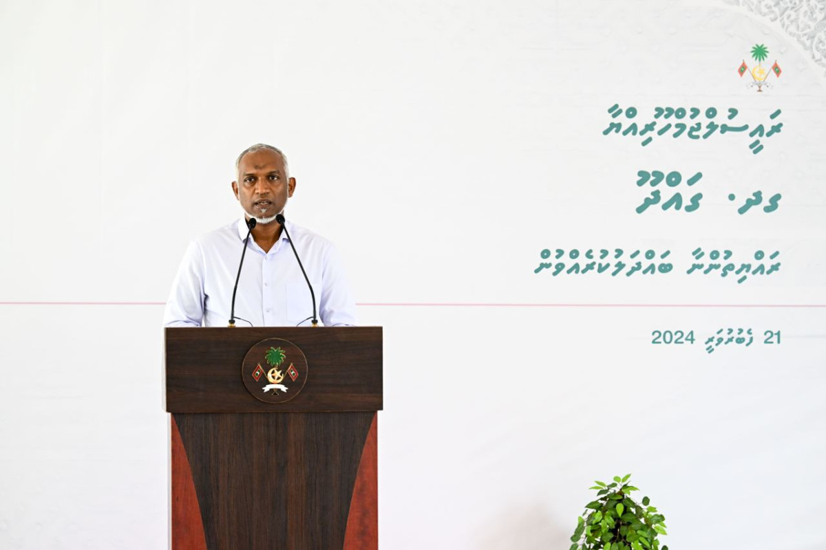 President Muizzu speaking to residents of Gadhdhoo island