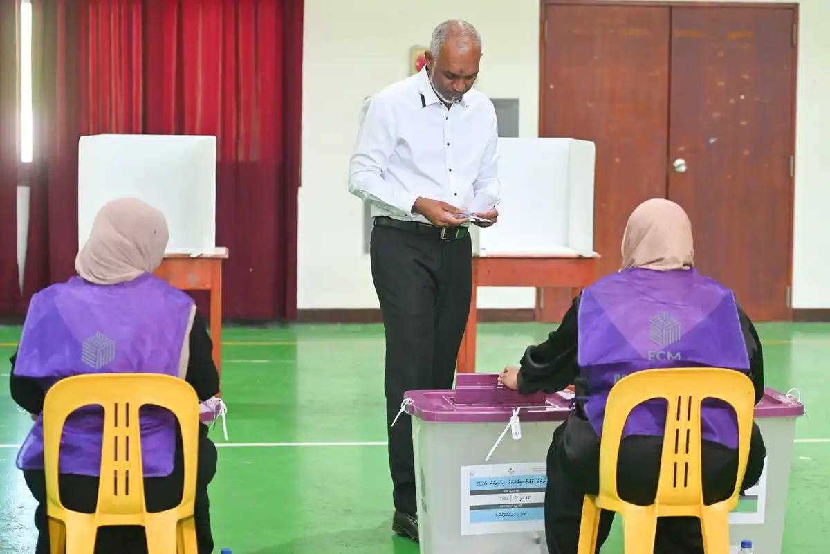 ރައީސް މުއިއްޒު ވޯޓު ލައްވަނީ