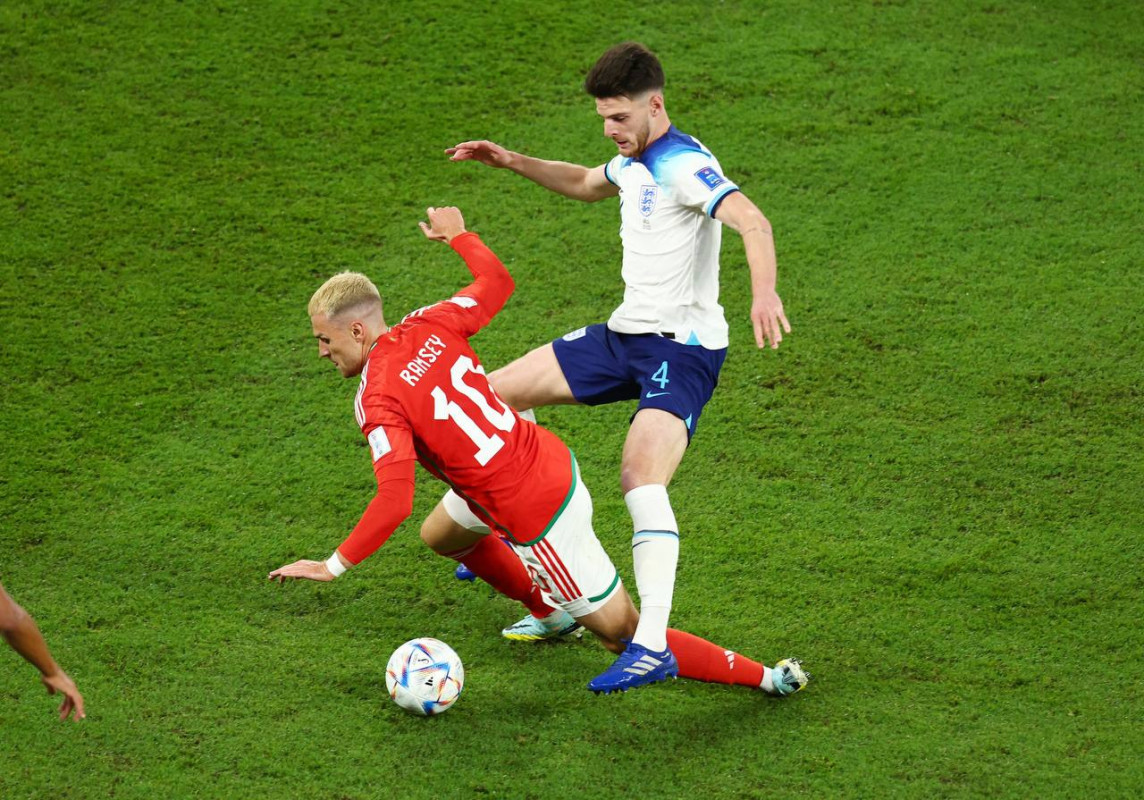 ވޭލްސް އަދި އިންގްލެންޑް ކުޅުނު މެޗުގެ ތެރެއިން - ފޮޓޯ: ރޮއިޓާސް