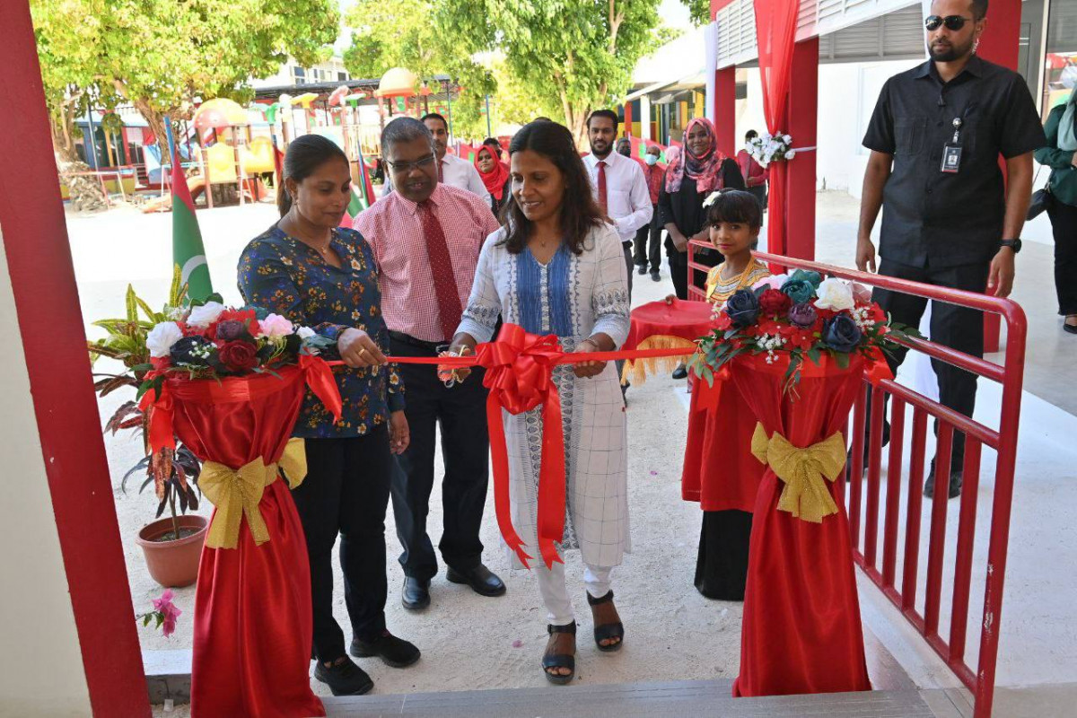 First Lady Fazna Ahmed  inaugurated the new building of Addu City . Maradhoo School