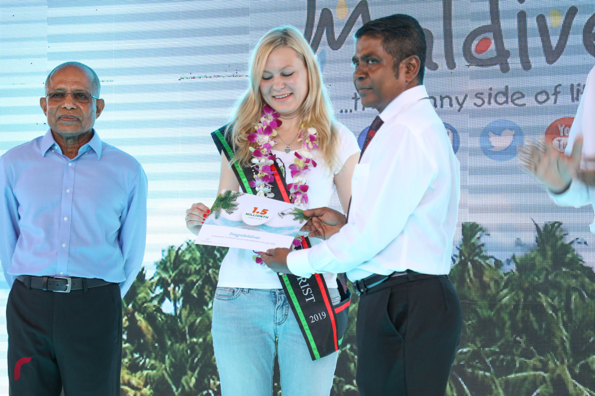 ދޮޅު މިލިޔަން ވަނަ ފަތުރުވެރިޔާ ރާއްޖެ އައުން ފާހަގަކުރުން  -- ފޮޓޯ : ޔޫސުފް ސޮފްވާން