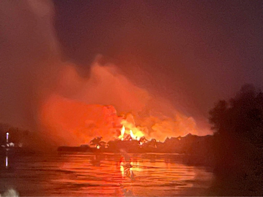 ހިތަދޫ ސްޓޭޑިއަމް ބިތްދޮށުގައި ރޯވި އަލިފާންގަނޑު