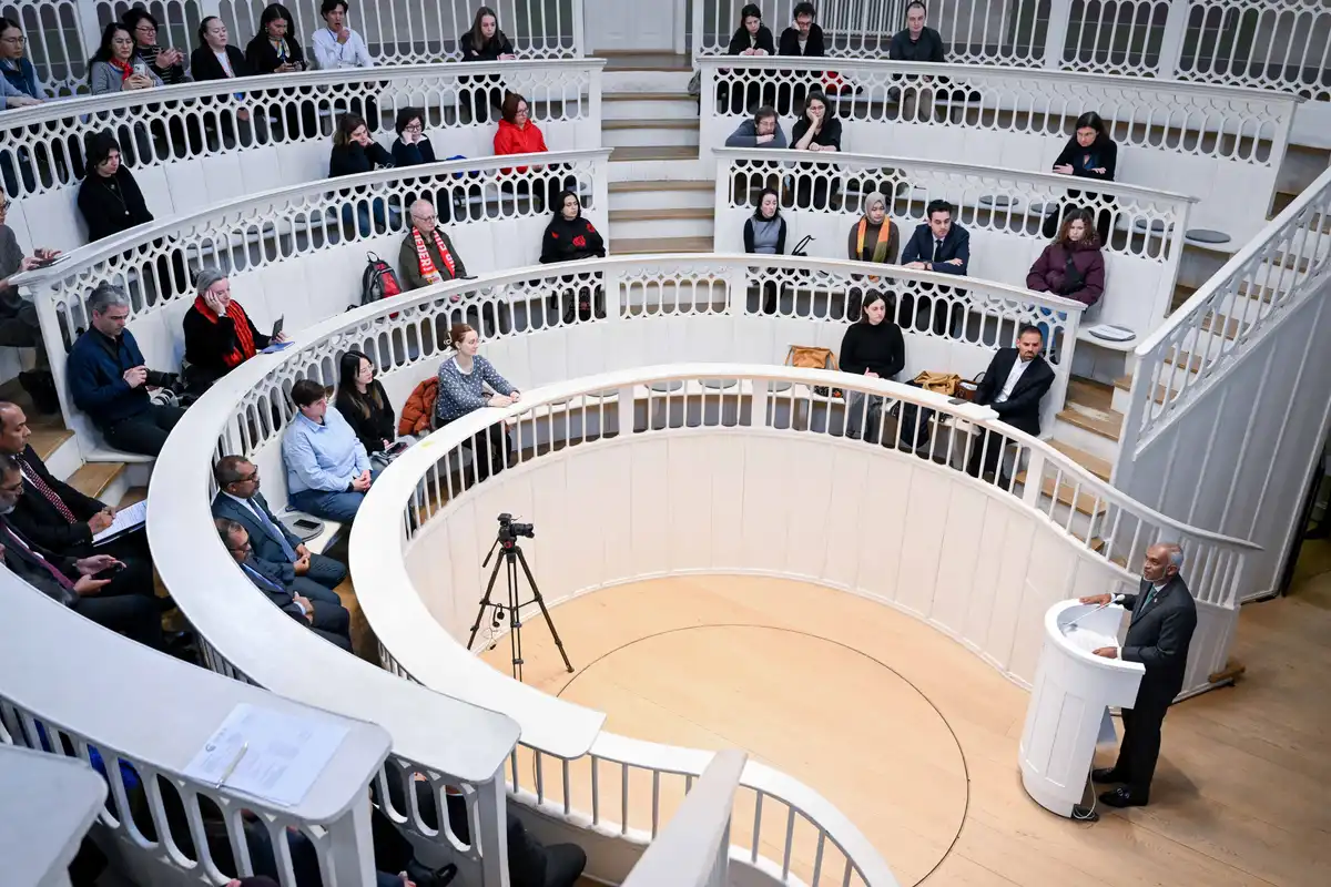 ރައީސުލްޖުމްހޫރިއްޔާ، ބަރލިންގެ ހަމްބޯލްޓް ޔުނިވަރސިޓީއަށް ޒިޔާރަތްކުރައްވައިފި.