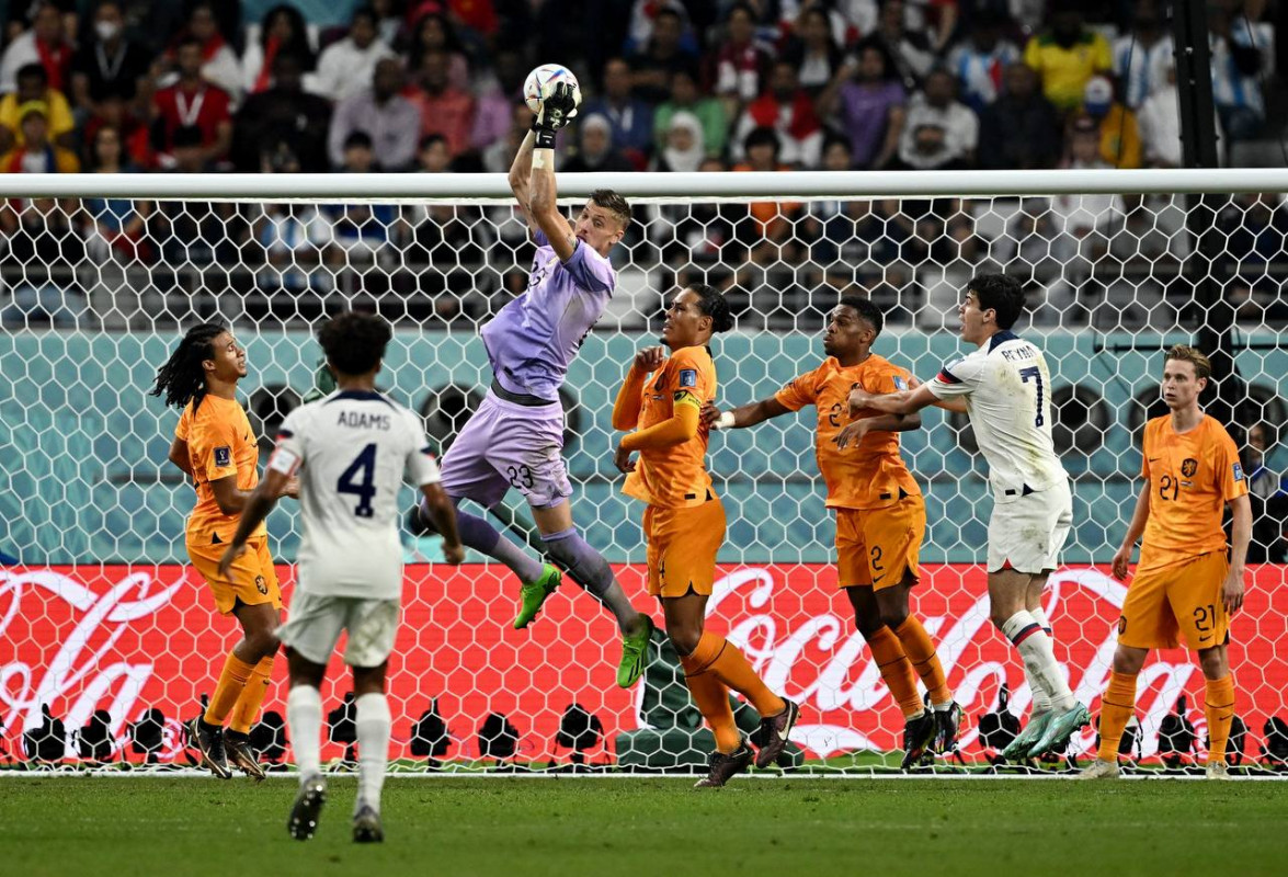 އެމެރިކާ އަދި ނެދަލެންޑްސް ކުޅުނު މެޗުގެ ތެރެއިން - ފޮޓޯ: ރޮއިޓާސް