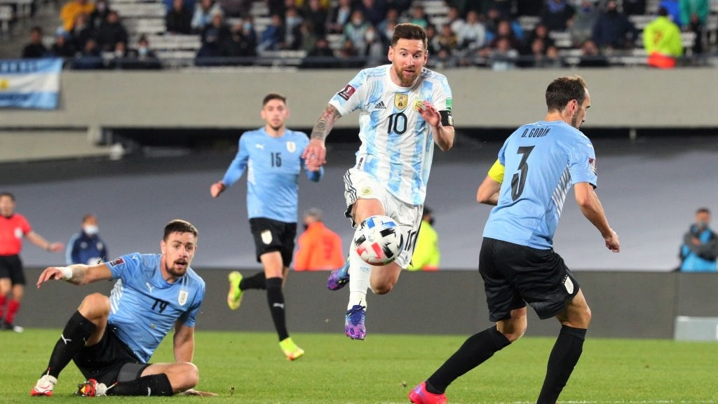 އާޖެންޓީނާ އާއި އުރުގުއޭ ބައްދަލުކުރި މެޗުގެ ތެރެއިން