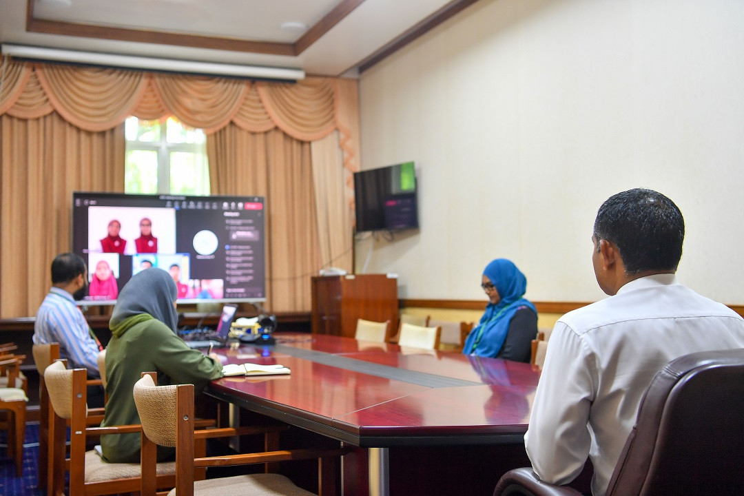 ފަރސްޓް ގްލޯބަލް ޗެލެންޖް 2023ގައި ބައިވެރިވާ ހިރާ ސްކޫލްގެ ދަރިވަރުންނާ ނައިބު ރައީސް ބައްދަލުކުރެއްވުން - ފޮޓޯ: ރައީސް އޮފީސް