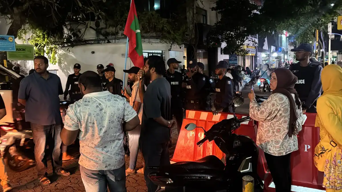ހުކުރު ދުވަހުގެރޭ އެމްޑީޕީ އިން ކުރި އިހުތިޖާޖުގެ ތެރެއިން