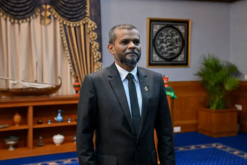 ޕީއެންސީގެ ރަޖިސްޓްރާ ކަމުގެ މަގާމުން އިލެކްޝަންސް ކޮމިޝަންގެ ރައީސް ކަމުގެ މަގާމަށް ޝަކީލް އައްޔަން ކުރަން މަޖިލީހުން ފާސްކޮށްފި