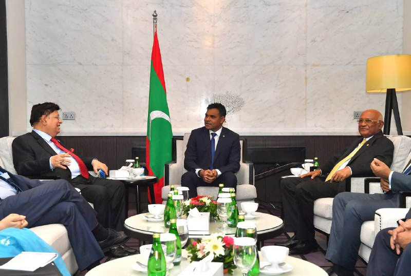 ނާއިބުރައީސް ބަންގްލަދޭޝްގެ ފޮރިން މިނިސްޓަރާ ބައްދަލުކުރެއްވުން