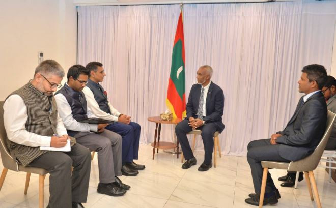 President-elect Dr. Mohamed Muizzu has met with the Indian High Commissioner to the Maldives, Munu Mahawar