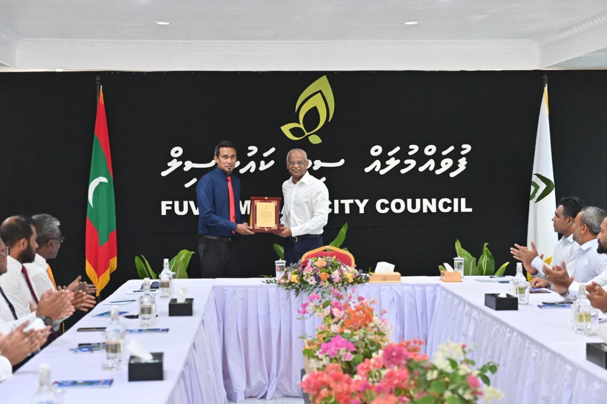 President Solih meets members of Fuvahmulah City Council and WDC as part of ongoing visit