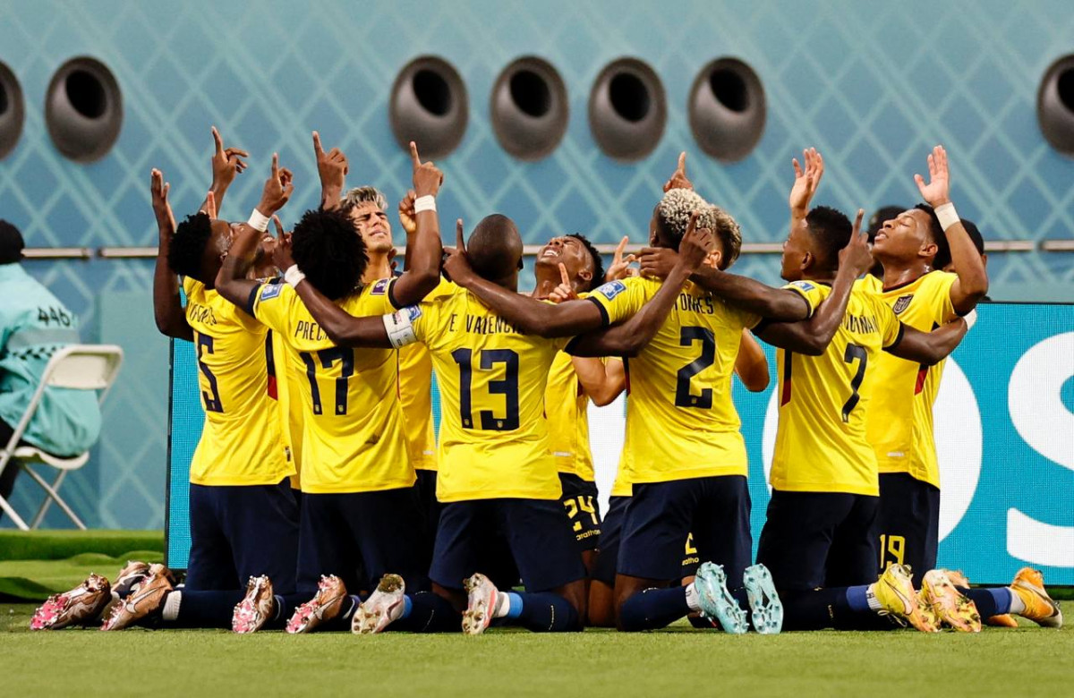 ސެނެގާލް އަދި އިކުއެޑޯ ކުޅުނު މެޗުގެ ތެރެއިން - ފޮޓޯ: ރޮއިޓާސް